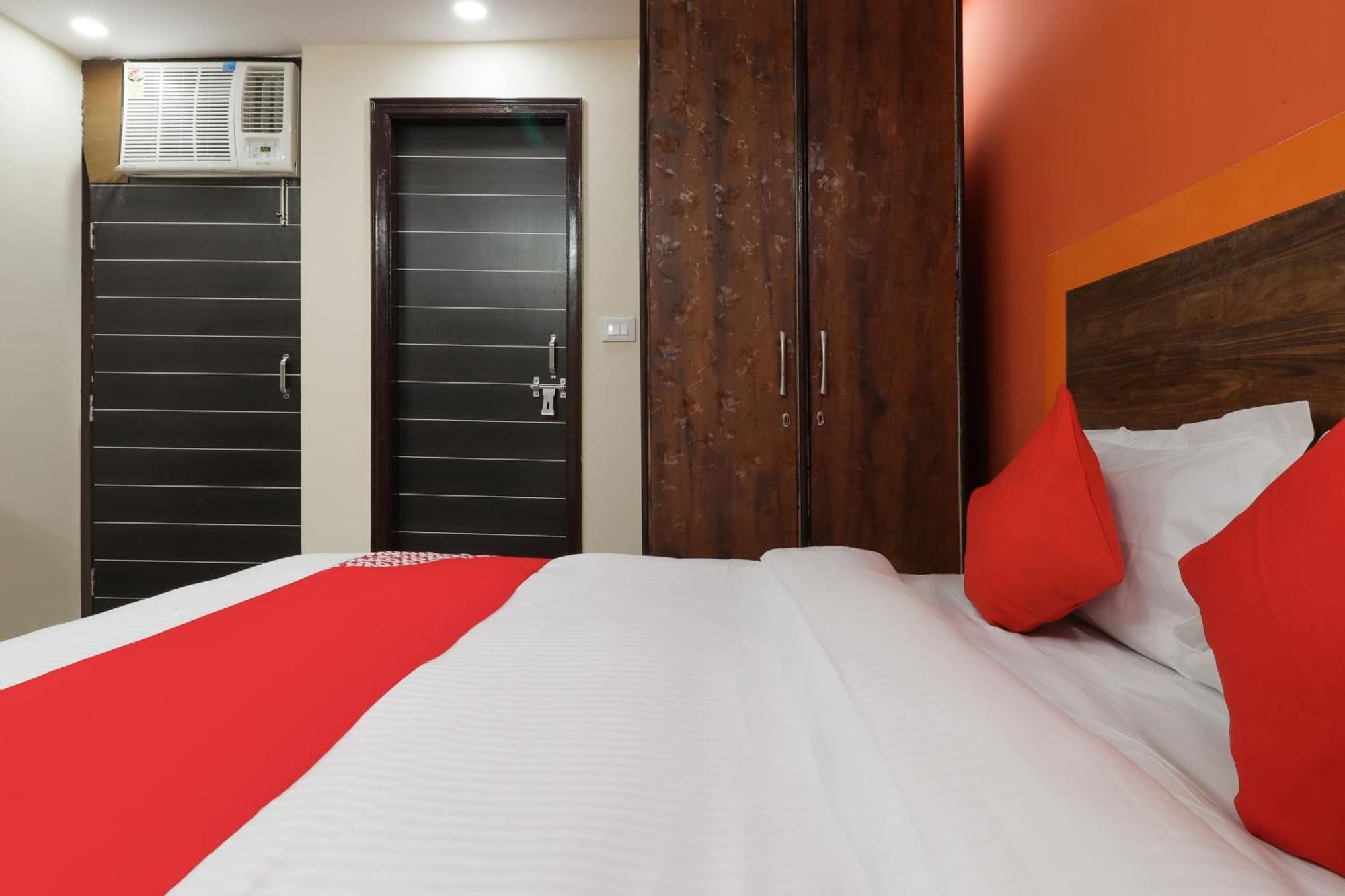 Hotel O Maharaja Gold Ню Делхи Екстериор снимка
